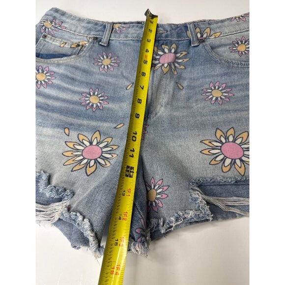 No Boundaries Boho Chic Sunflower Denim Shorts With Playful Frayed Edges size 13 - Picture 7 of 7